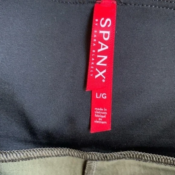 Spanx Olive Crocodile Embossed Faux Leather Legging Large